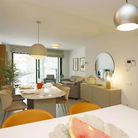 Luxury Just Steps From The And Marina *