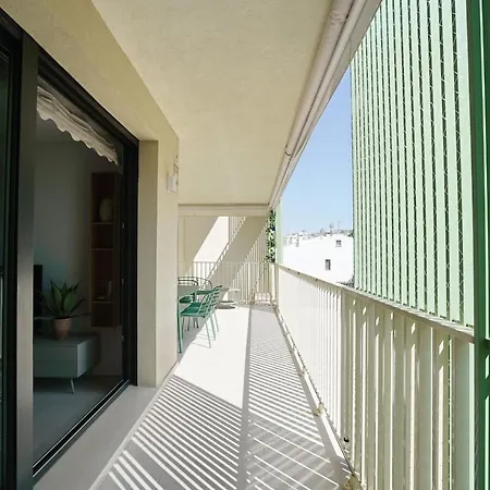 Luxury Just Steps From The And Marina