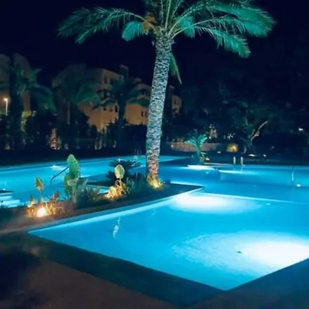 Vakantiehuis Luxury Just Steps From The And Marina